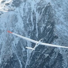 Flugwegposition um 13:33:42: Aufgenommen in der Nähe von Gemeinde Puchberg am Schneeberg, Österreich in 3000 Meter